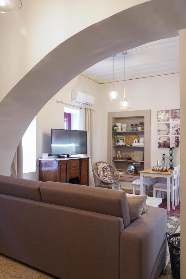 Traditional House Of 1898 In The Heart Of Old Town Of Nauplion Exterior foto